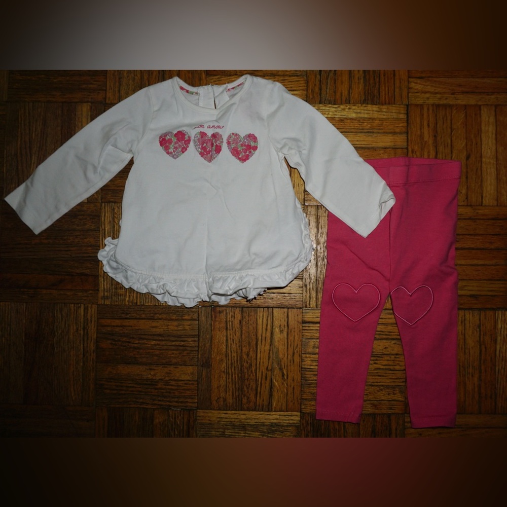Isaac Mizrahi White Top and Pink Leggings Set with Heart Design